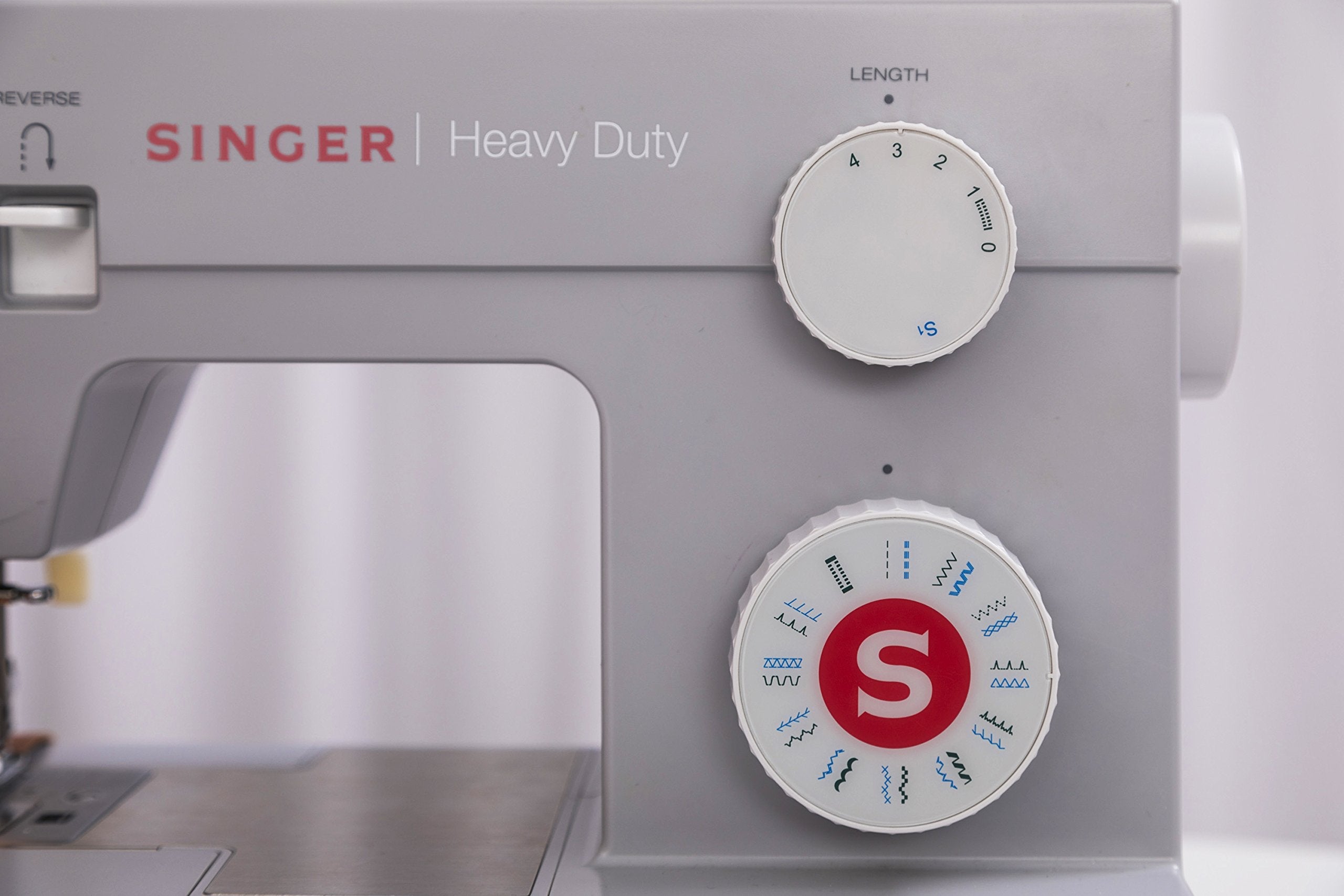 SINGER Heavy Duty 4423 Sewing Machine - Image 6