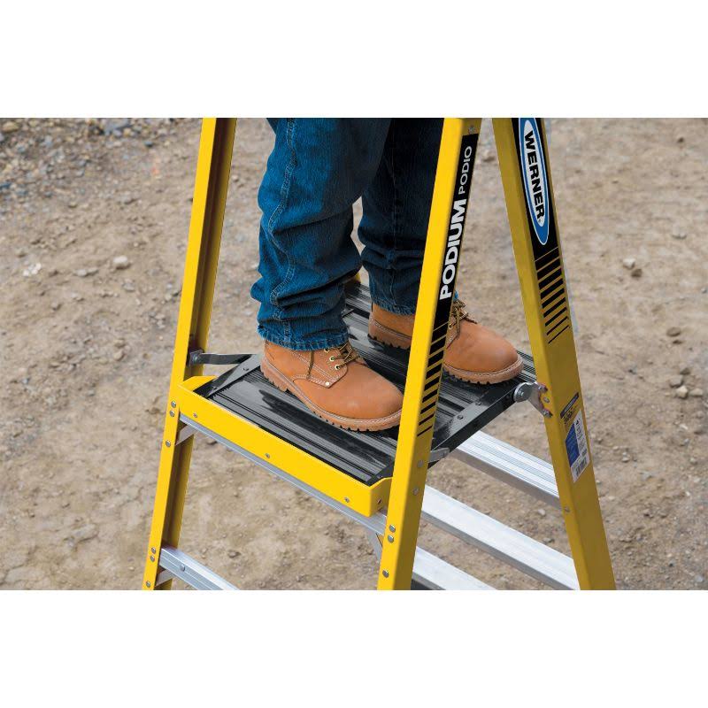 Werner Podium 8-ft Fiberglass 375-lb Type IAA Step Ladder PD7308 - Image 3