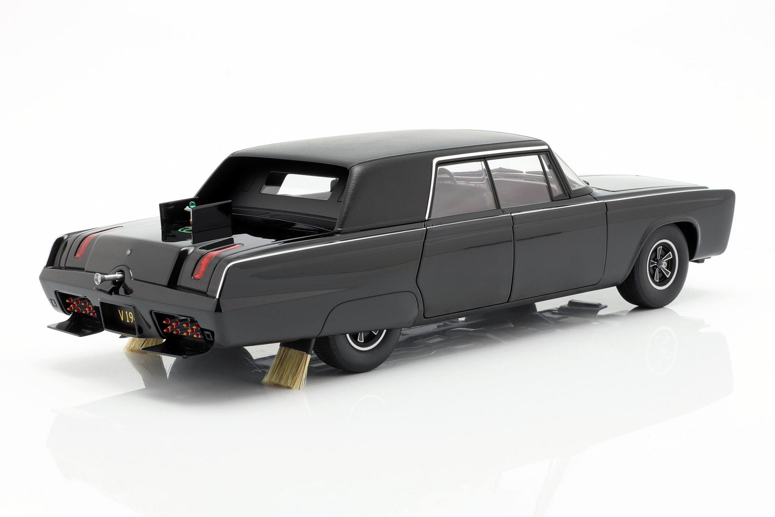 Black Beauty Green Hornet Black TV Series 1/18 Diecast Model Car by AUTOart 2024 Best Sellers - Image 4