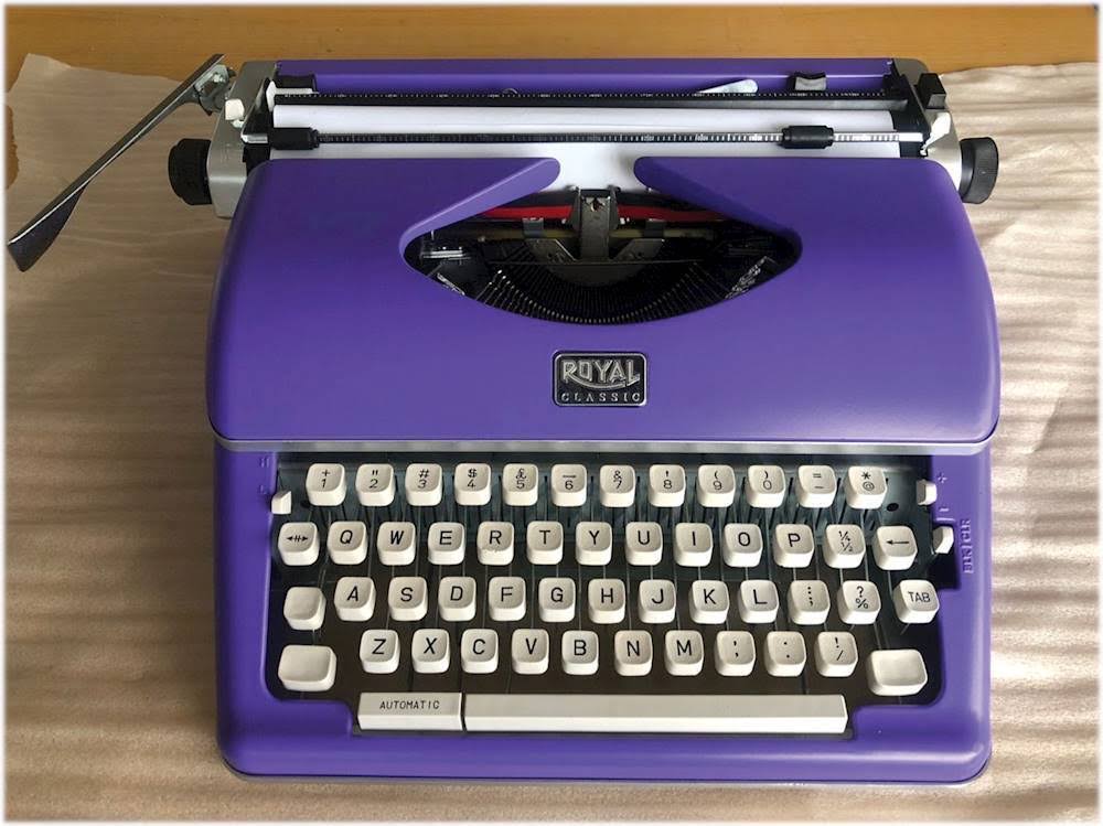 Royal 79119q Classic Manual Typewriter (Purple) - Image 4