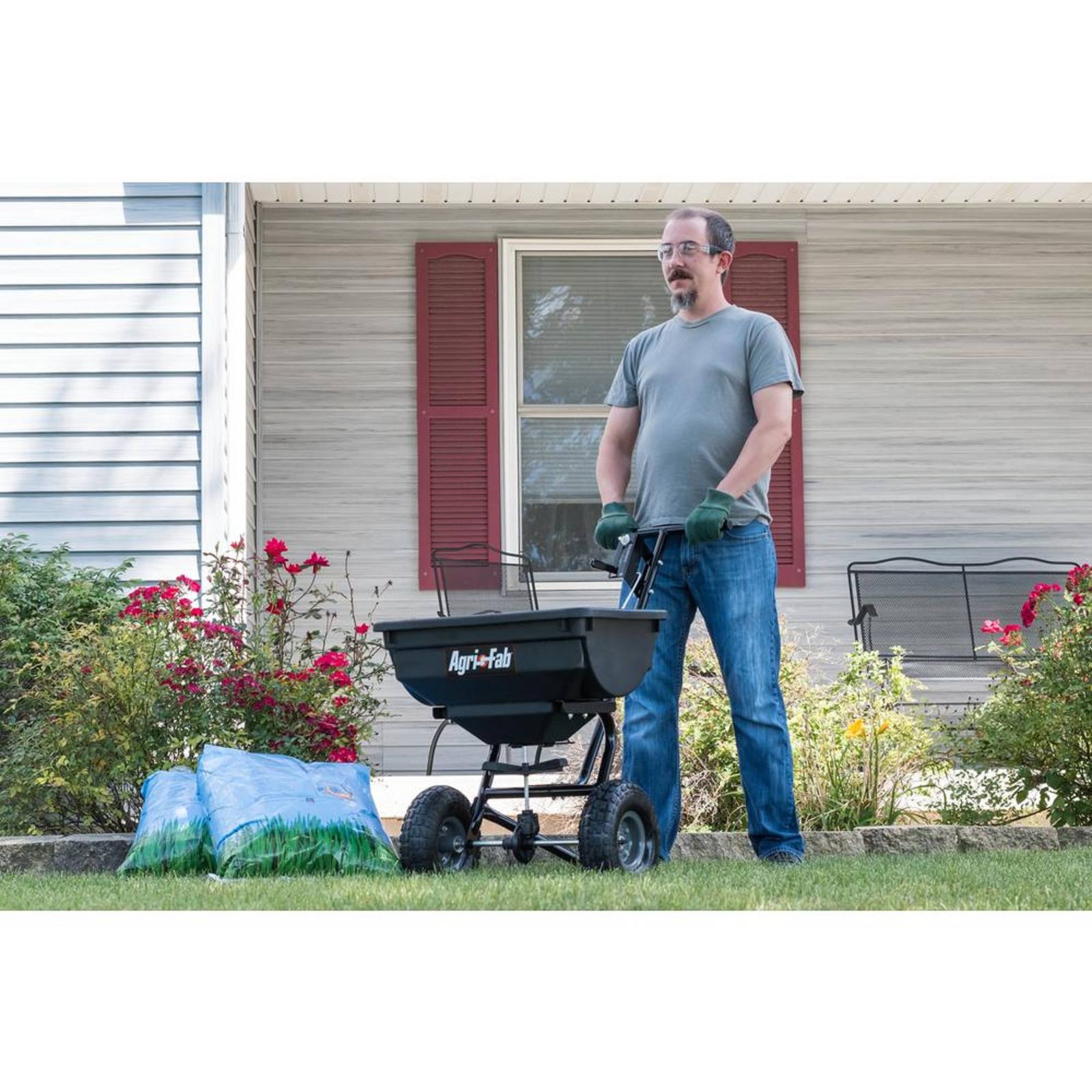 Agri-Fab 85 lb. Pro Push Broadcast Spreader - Image 2