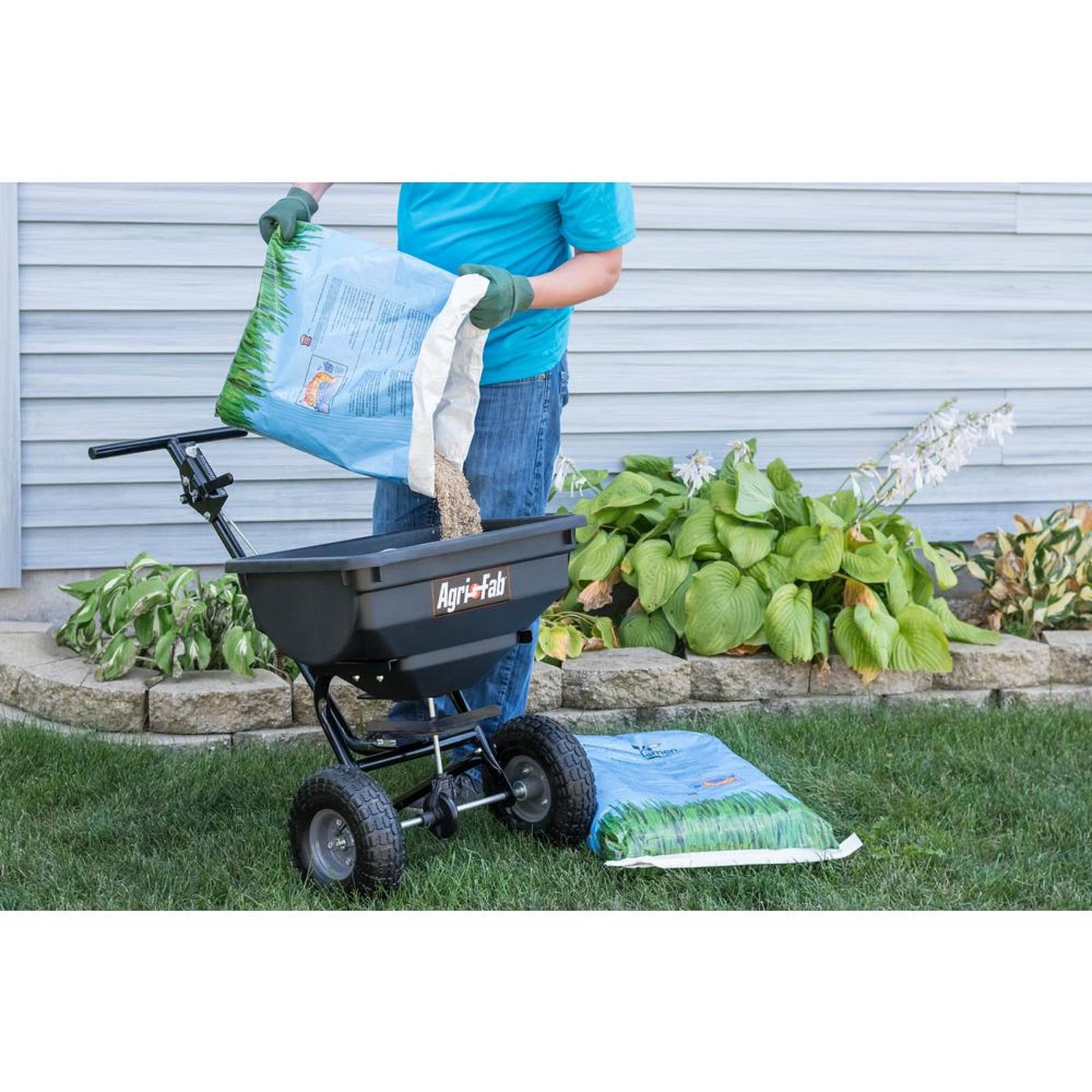 Agri-Fab 85 lb. Pro Push Broadcast Spreader - Image 6
