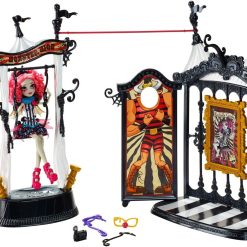Alternative view of Monster High Freak du Chic Funhouse and Rochelle Goyle Doll Playset