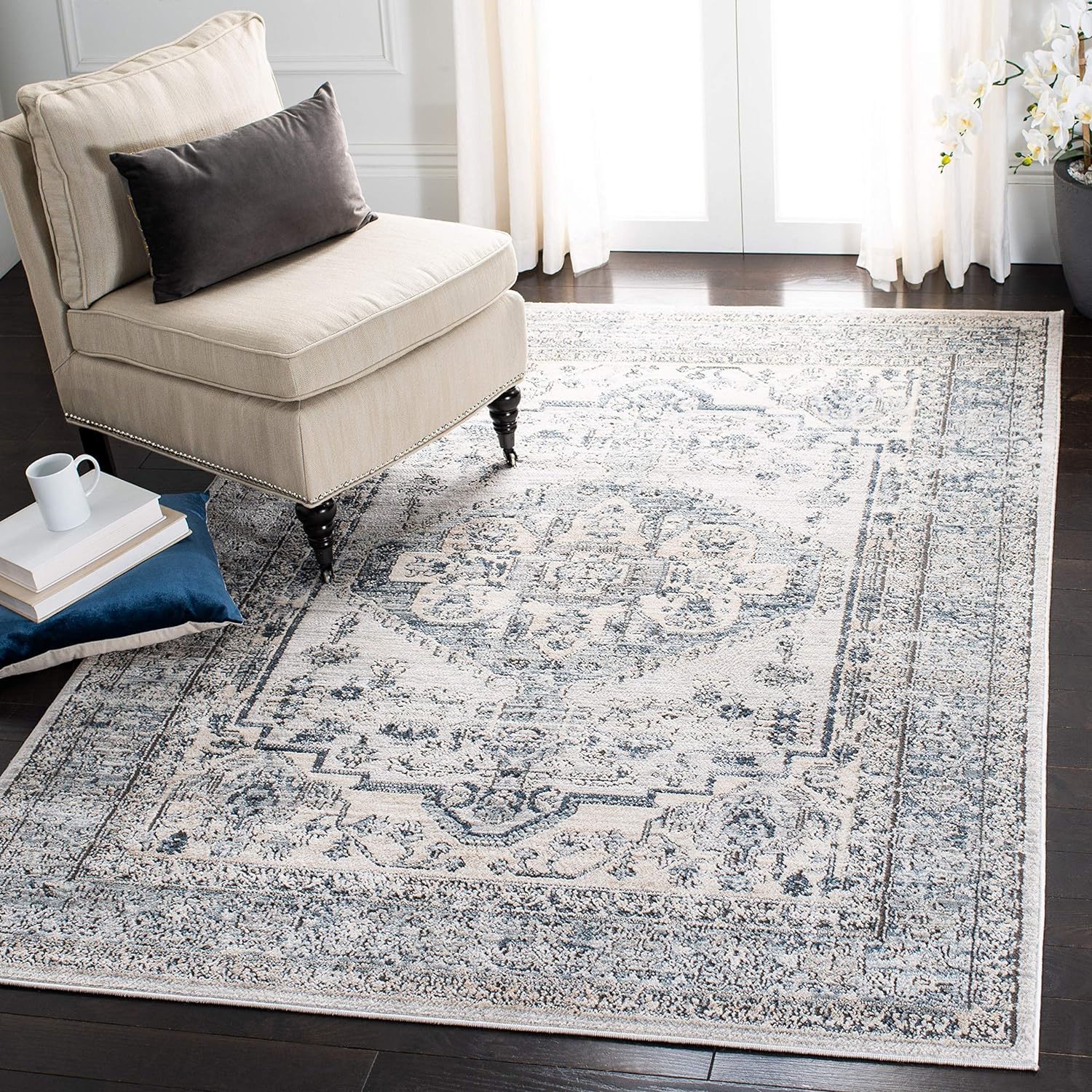 SAFAVIEH Oregon Collection ORE877F Oriental Distressed Non-Shedding Living Room Bedroom Dining Home Office Area Rug, 8′ x 10′, Grey / Ivory - Image 2