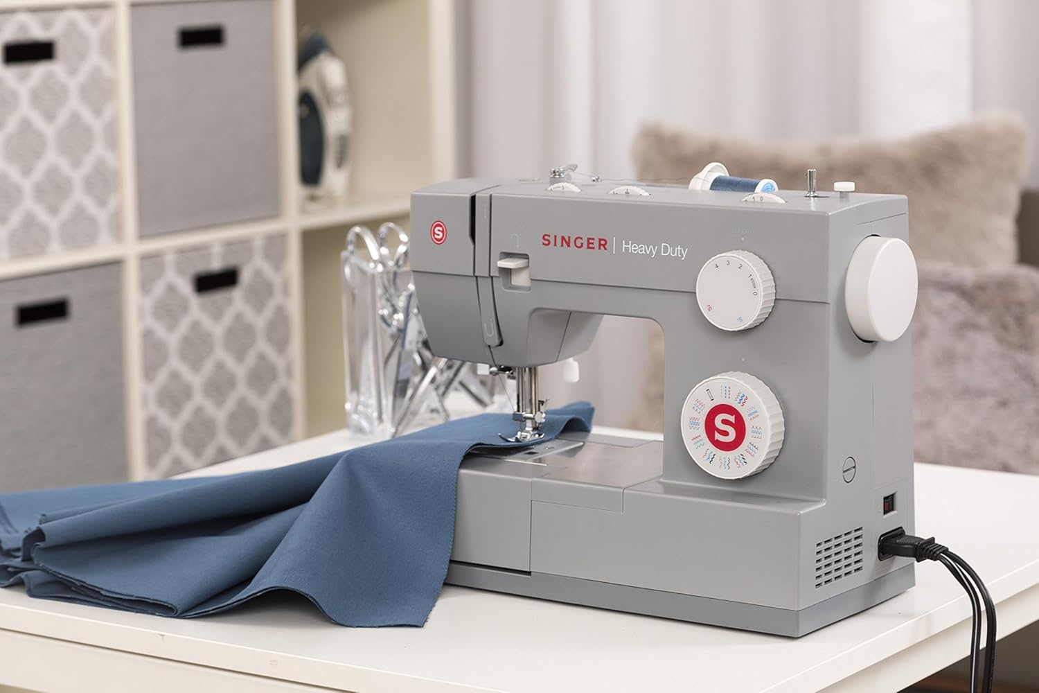 SINGER Sewing 4432 Heavy Duty Extra-High Speed Sewing Machine with Metal Frame and Stainless Steel Bedplate & Universal Heavy Duty Machine Needles -5/Pkg - Image 3